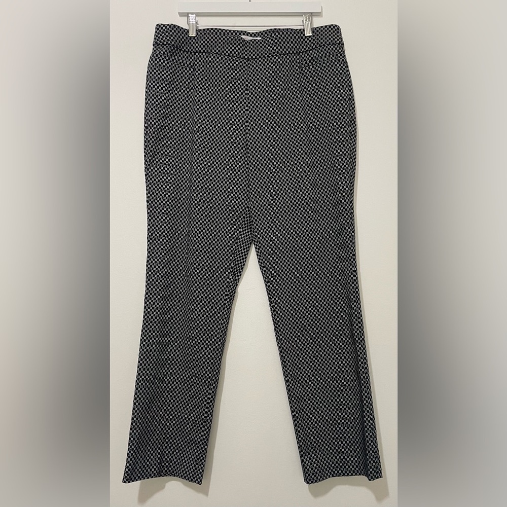 Liz Claiborne women’s white and black dress pants